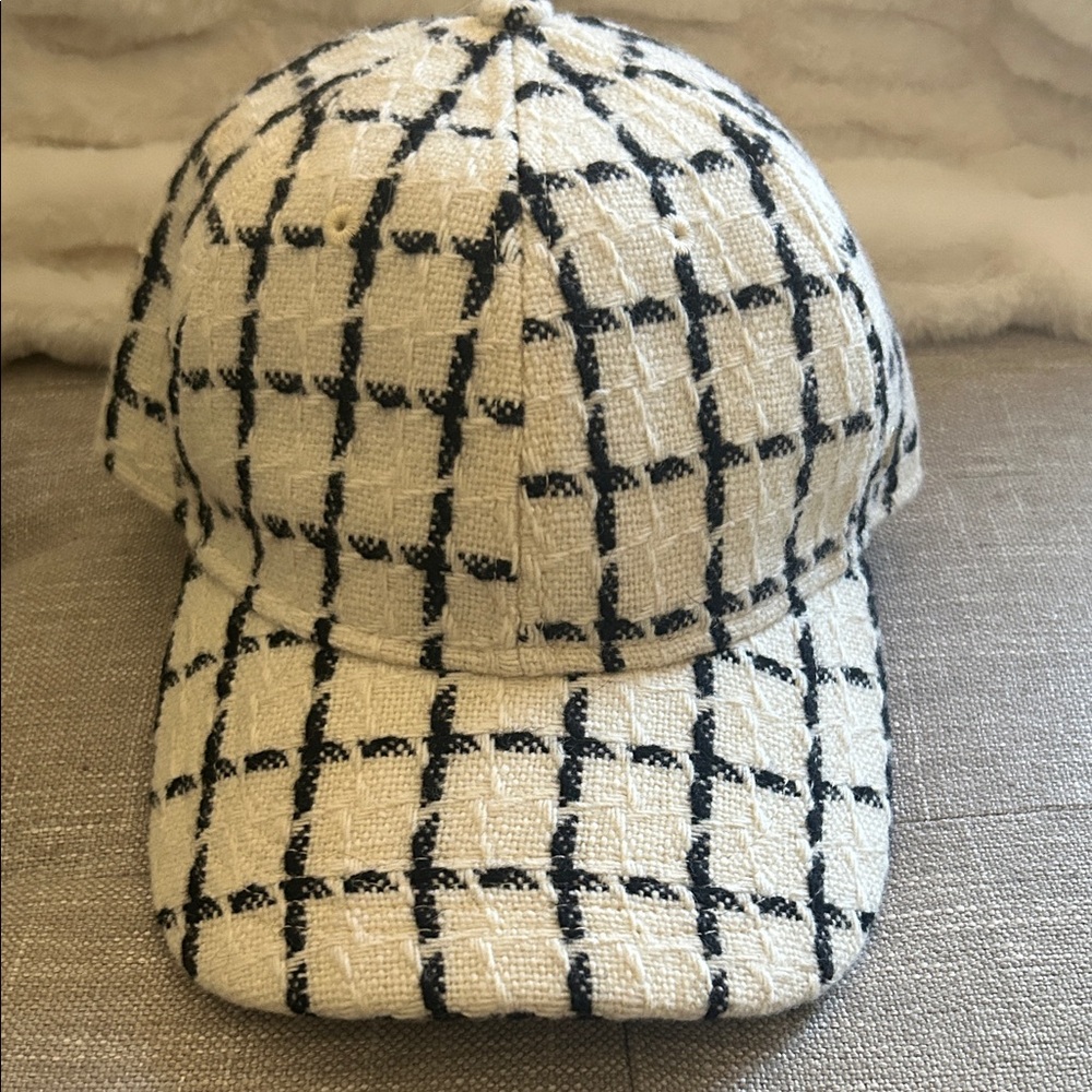 Varley Black and Cream Patterned Hat